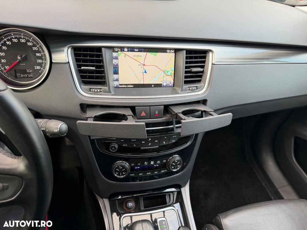 Peugeot 508 RXH Hybrid4 - 33