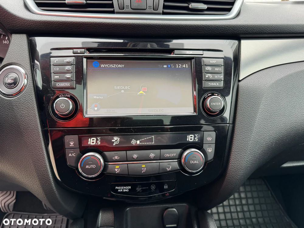 Nissan Qashqai 1.6 DIG-T N-Connecta - 21