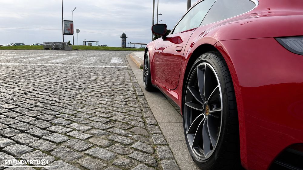 Porsche 911 (992) - 8