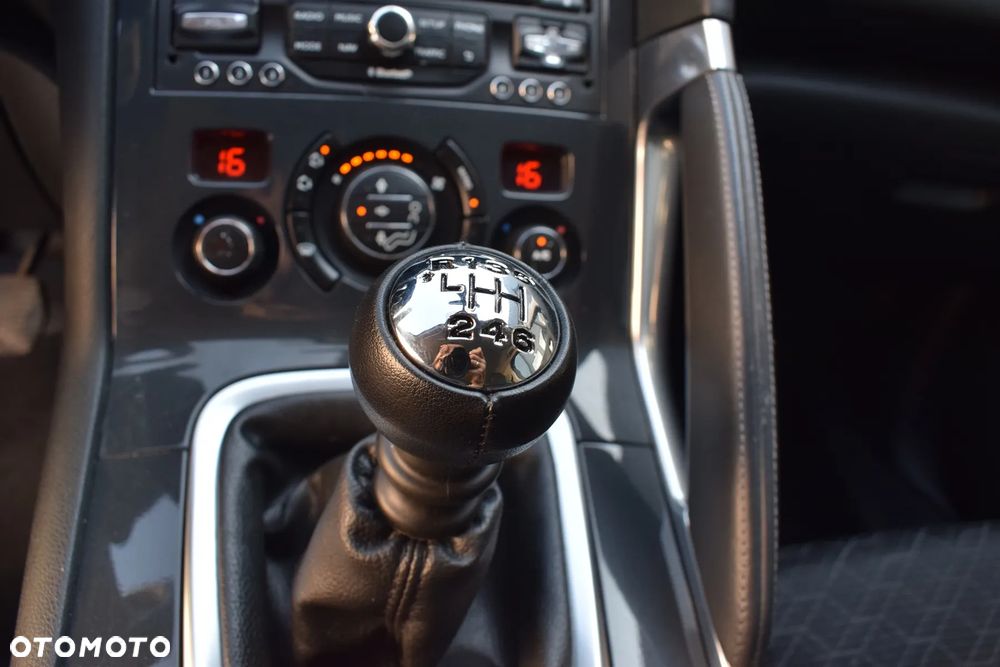 Peugeot 3008 HDi 115 Allure - 28