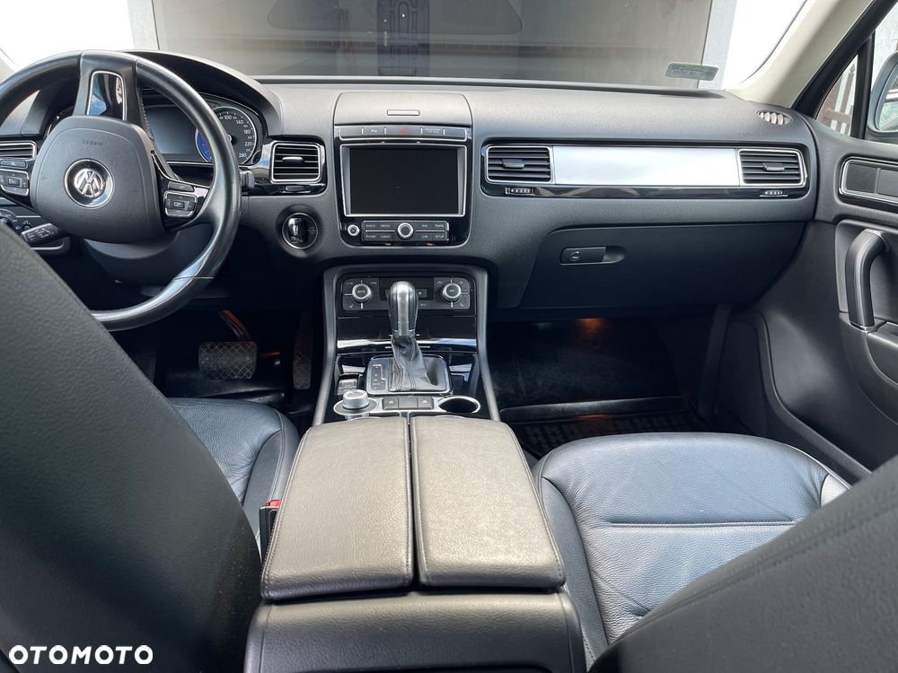 Volkswagen Touareg 3.0 V6 TDI BMT Perfectline R-Style - 10