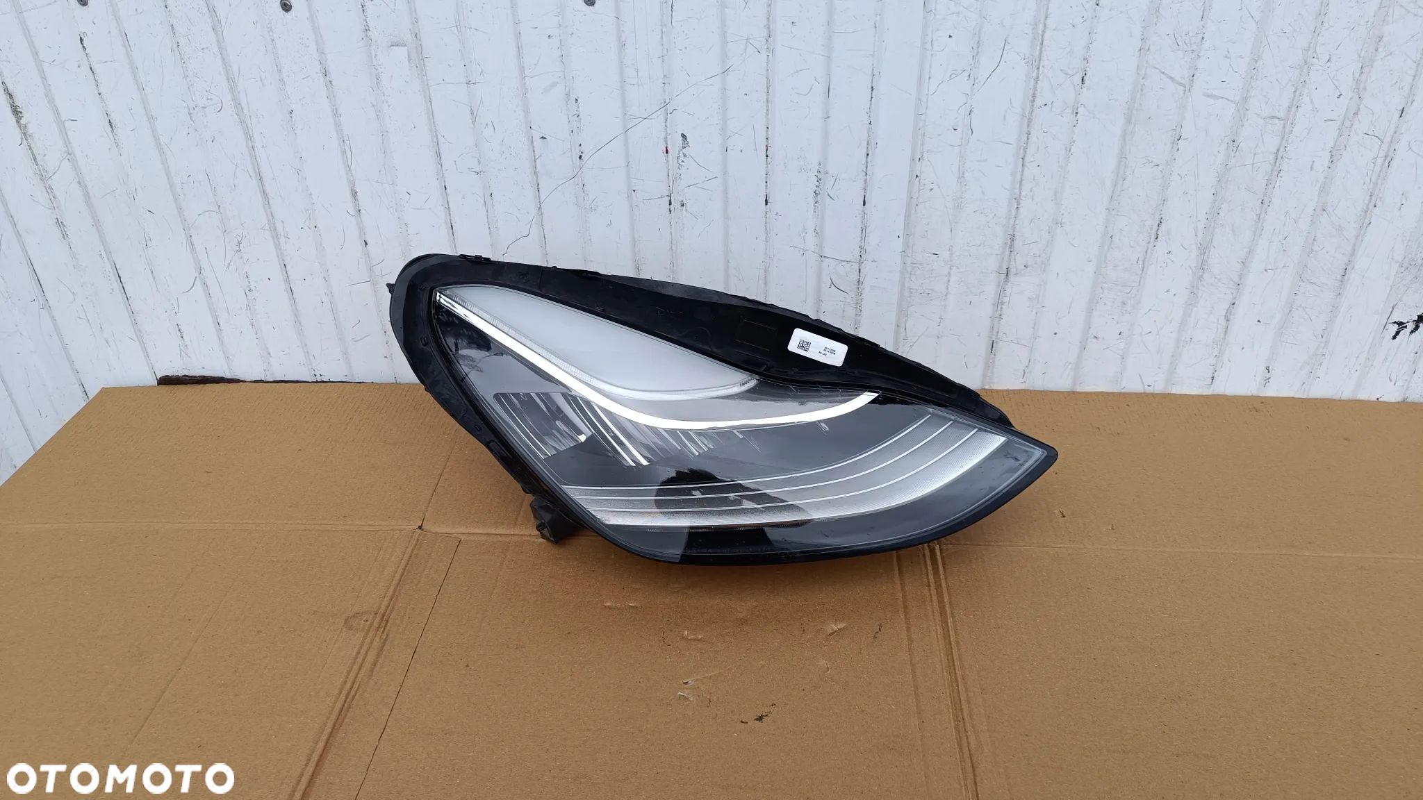 TESLA 3 FULL LED LAMPA PRAWA - 1