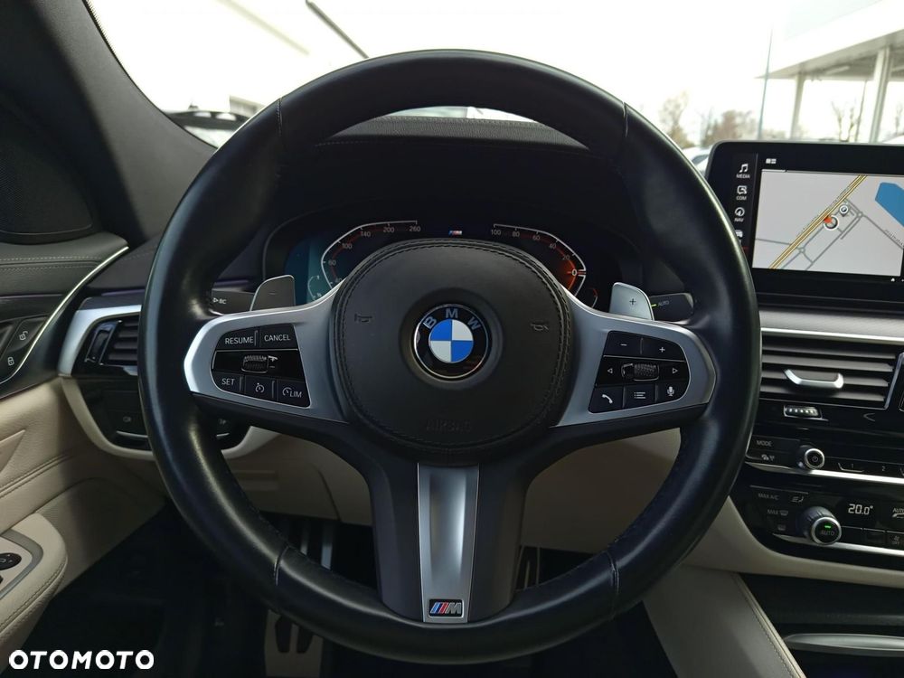 BMW 6GT - 12