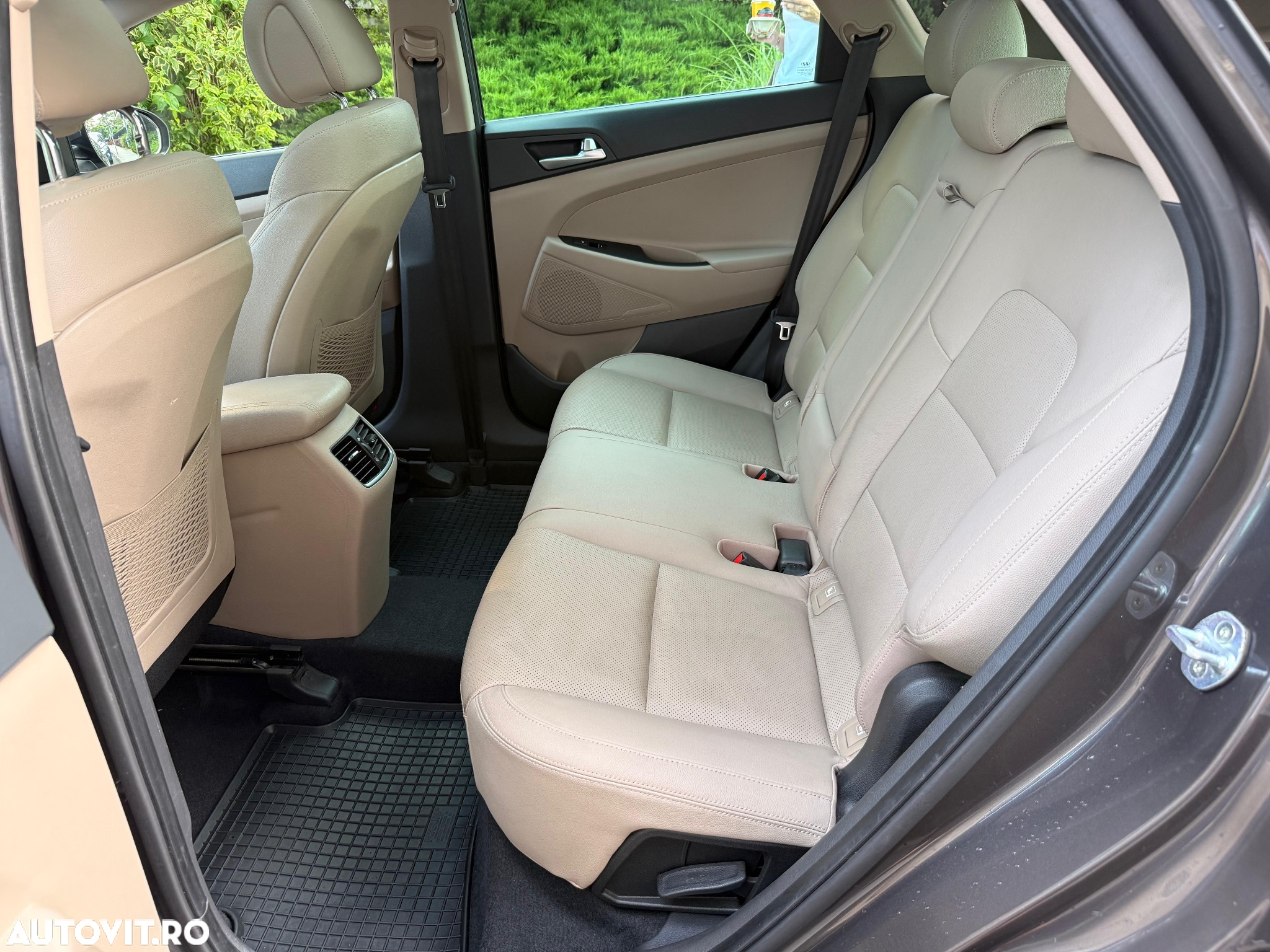 Hyundai Tucson 2.0 CRDI 4WD 6AT Style - 11