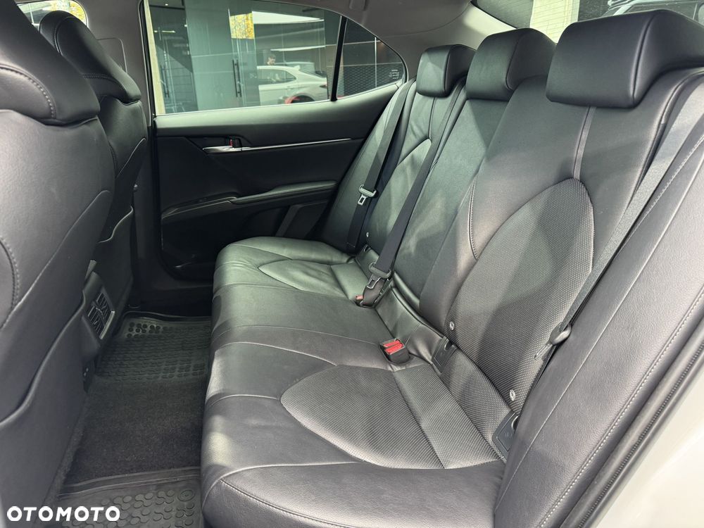 Toyota Camry 2.5 Hybrid Executive CVT - 15