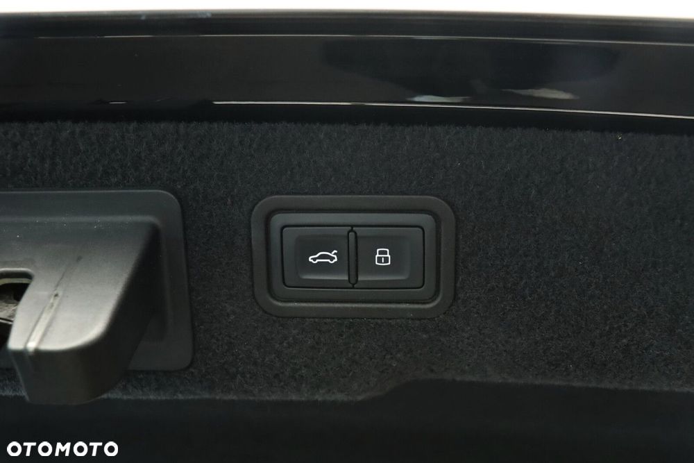 Audi A8 - 7
