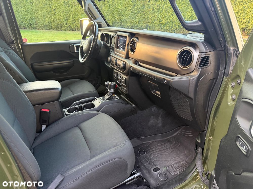 Jeep Wrangler - 20