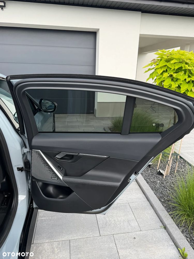 BMW Seria 5 520d mHEV - 17