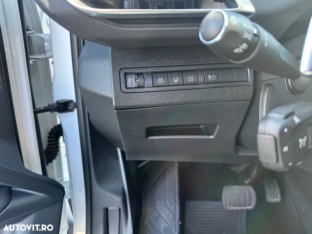 Peugeot 3008 - 21