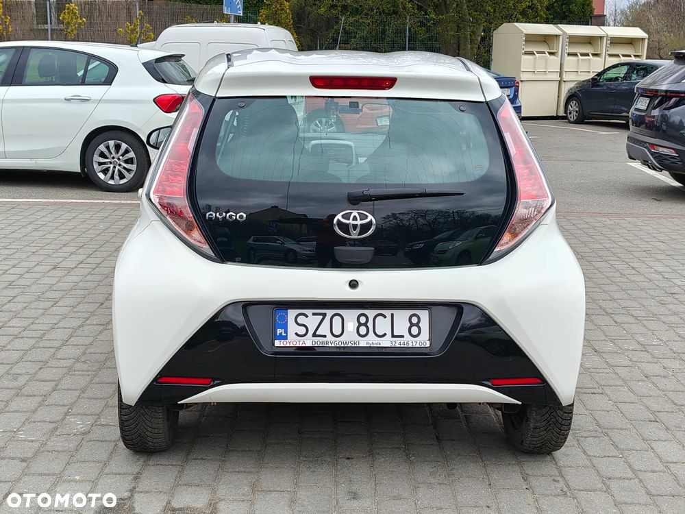Toyota Aygo x-play touch - 25
