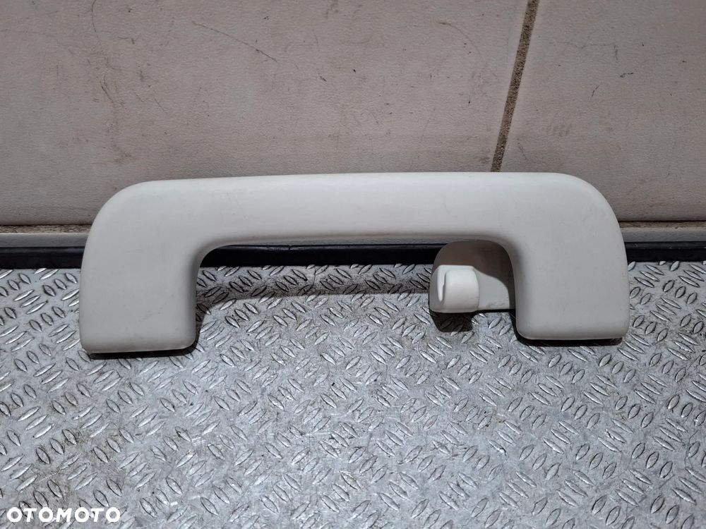 Rączka podsufitki Audi A6C7 A7 A7 A5 A4 prawy tył nr 8K0857607B - 1