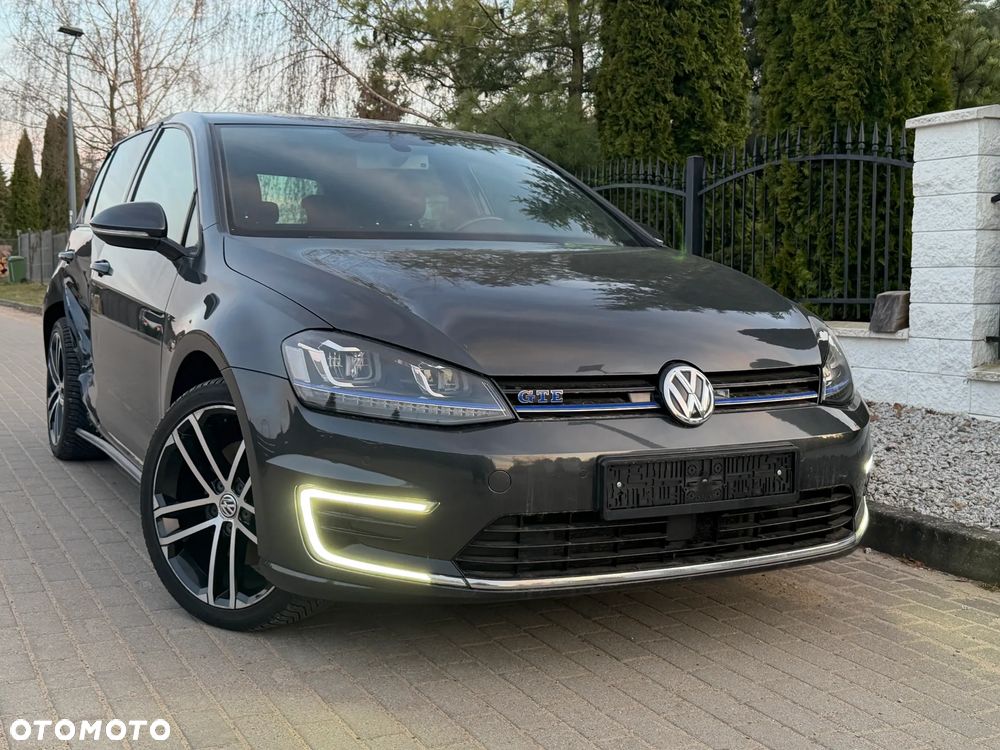 Volkswagen Golf - 6