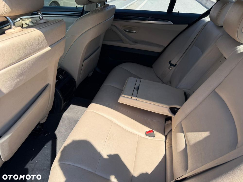 BMW Seria 5 520d Luxury Line - 8