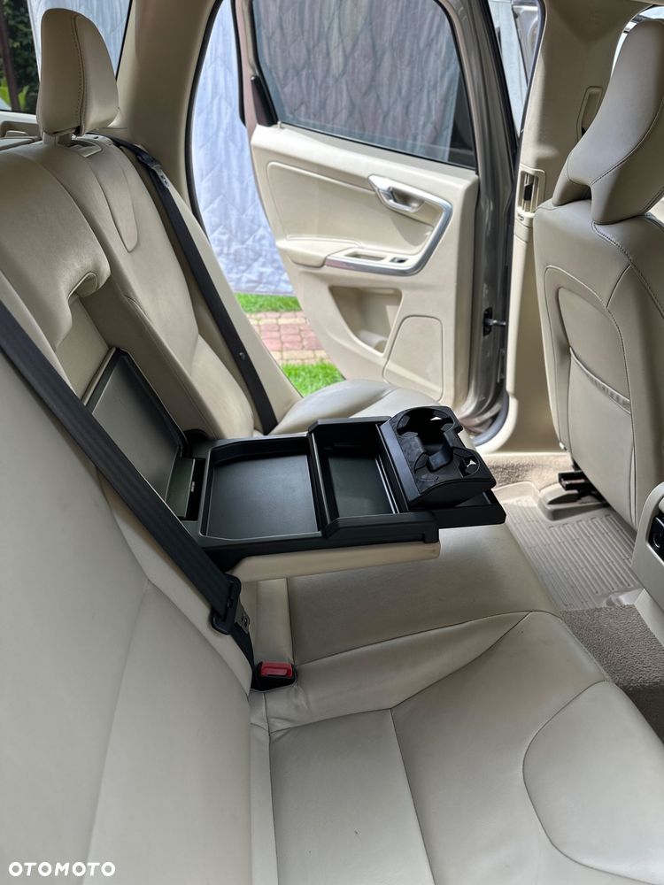 Volvo XC 60 D5 AWD Summum - 15