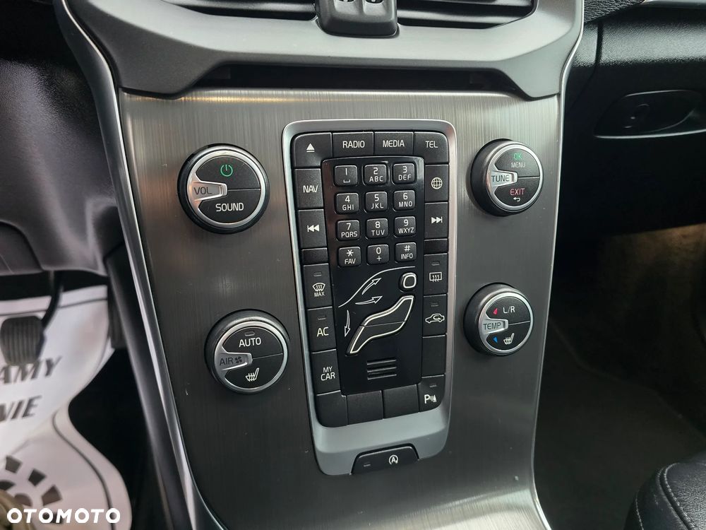 Volvo V40 D2 Summum - 31
