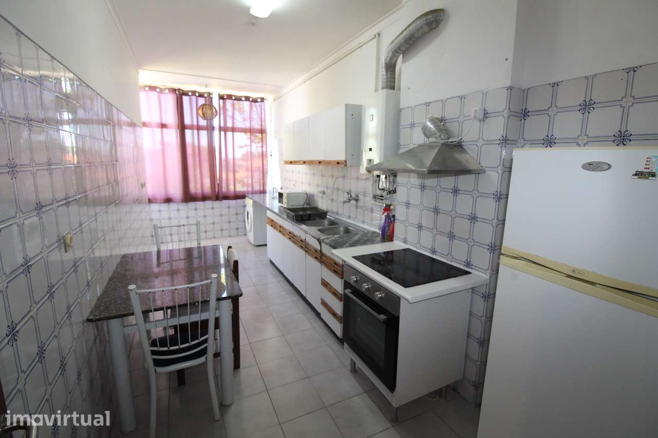 Apartamento T2 a 1 Km do Centro - Entrada a 1 de Setembro - Grande imagem: 2/22