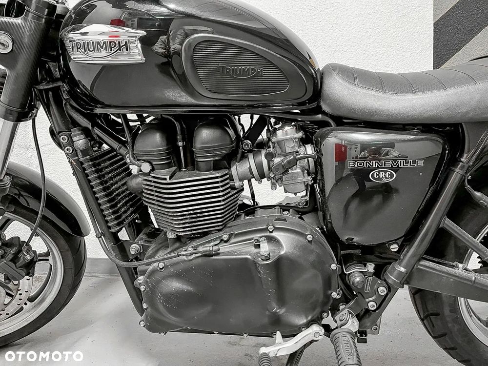 Triumph Bonneville - 3