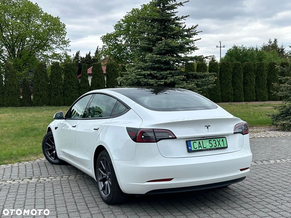Tesla Model 3 - 10