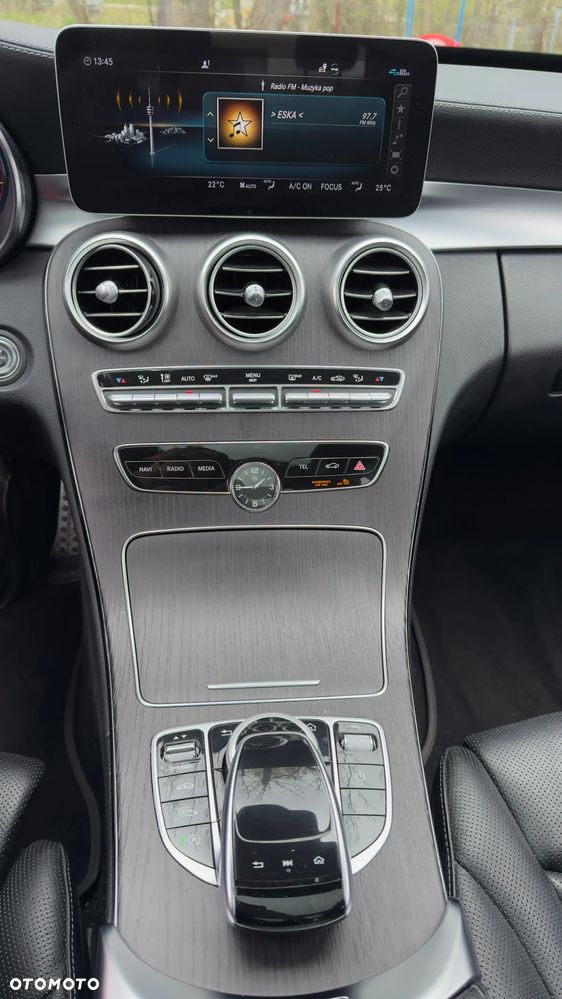 Mercedes-Benz Klasa C 400 4Matic 9G-TRONIC AMG Line - 22