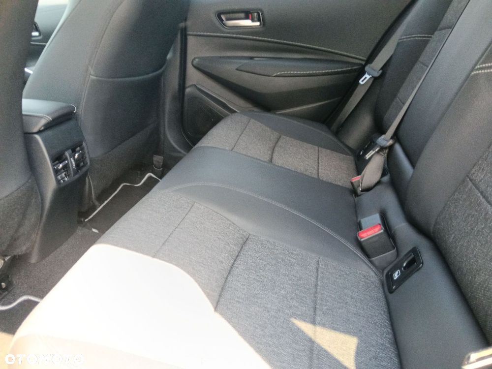 Toyota Corolla 1.8 Hybrid Style - 12