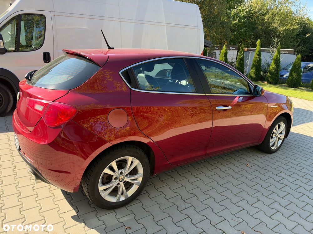 Alfa Romeo Giulietta 2.0 JTDM Distinctive - 8