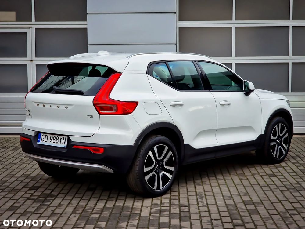 Volvo XC 40 T3 Momentum - 4