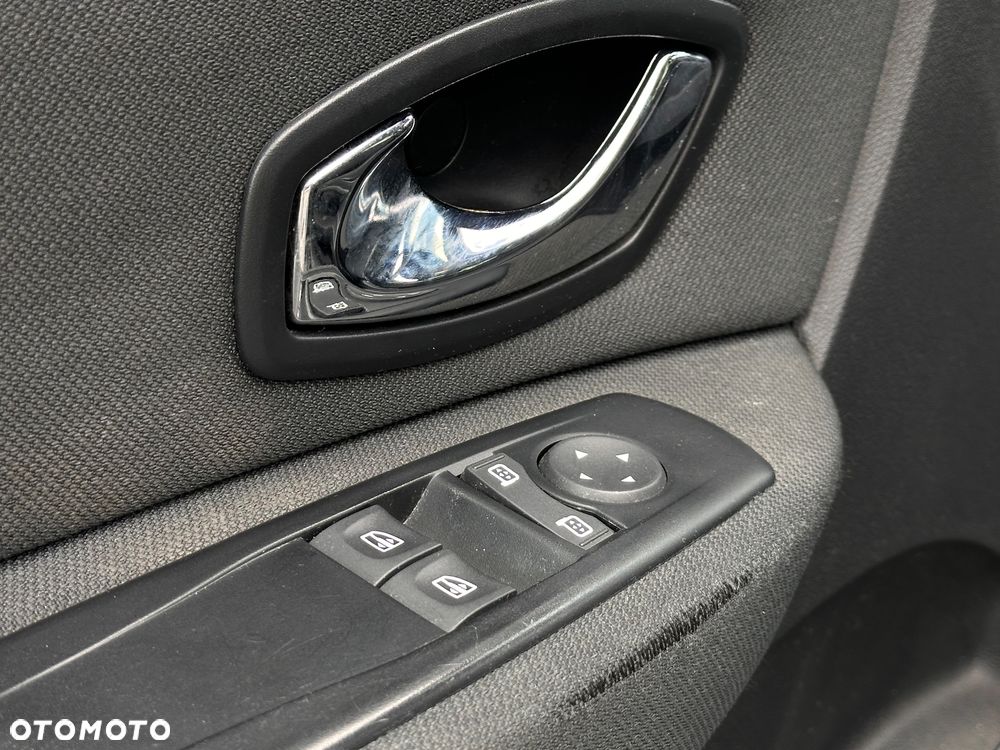 Renault Scenic 1.6 16V 110 TomTom Edition - 19