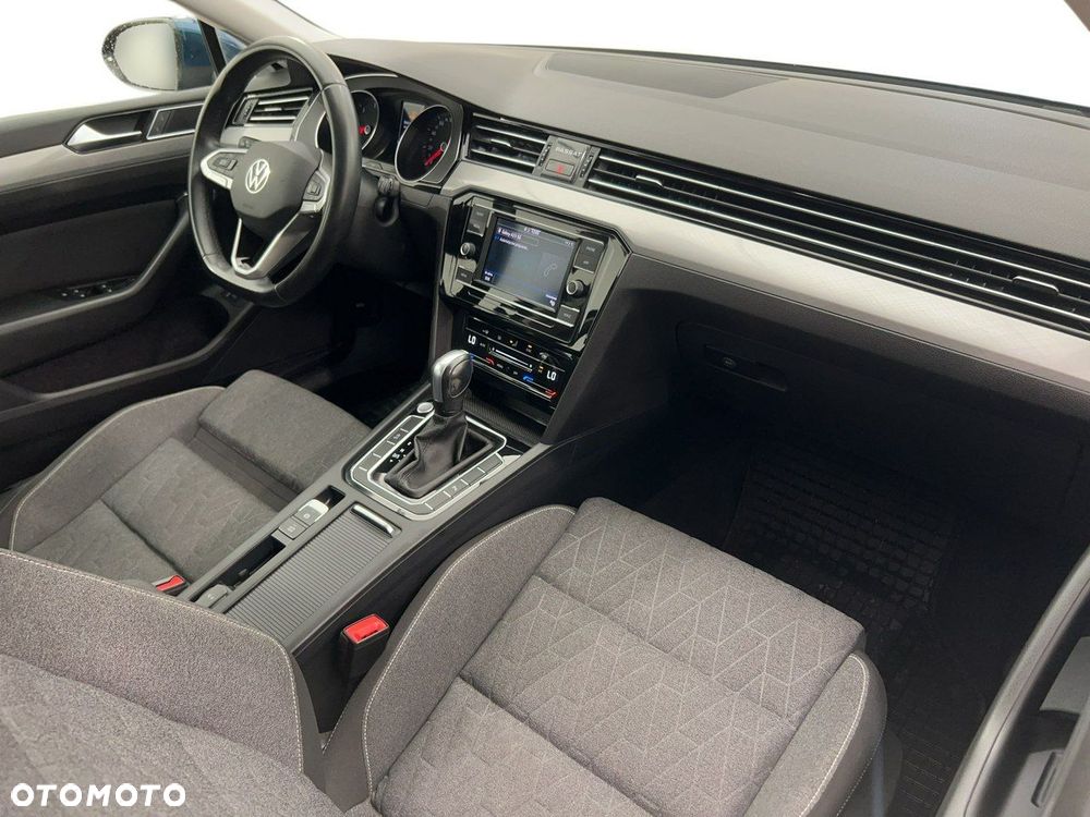 Volkswagen Passat - 14