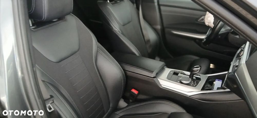 BMW Seria 3 318d Sport Line - 16