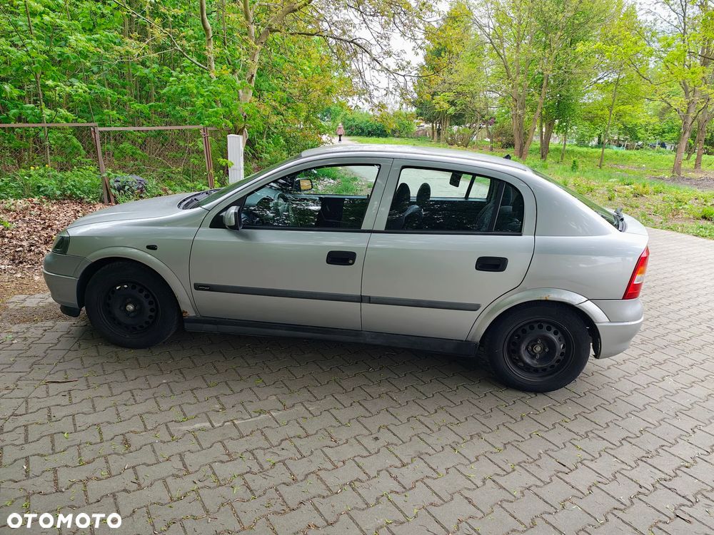 Opel Astra 1.6 - 5