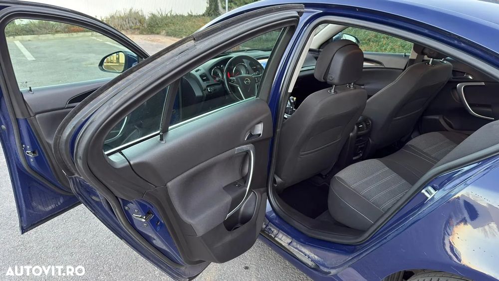 Opel Insignia 2.0 CDTI - 12
