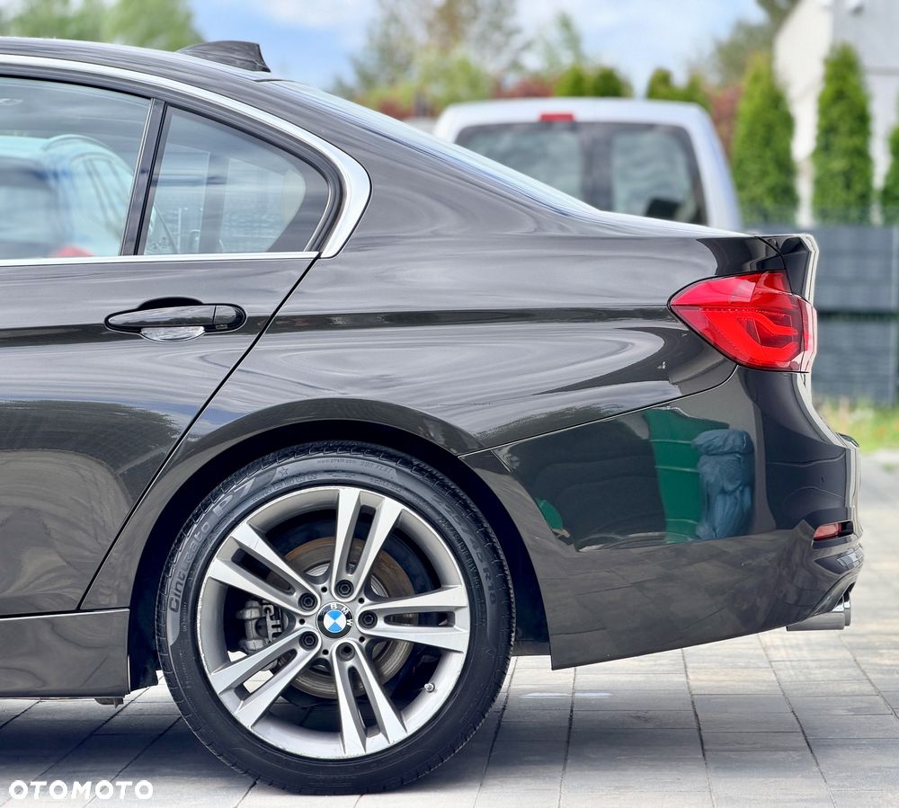 BMW Seria 3 330i Luxury Line - 7