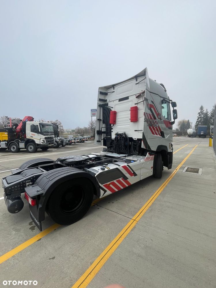 Renault T520 HIGH SLEEPER CAB - 9