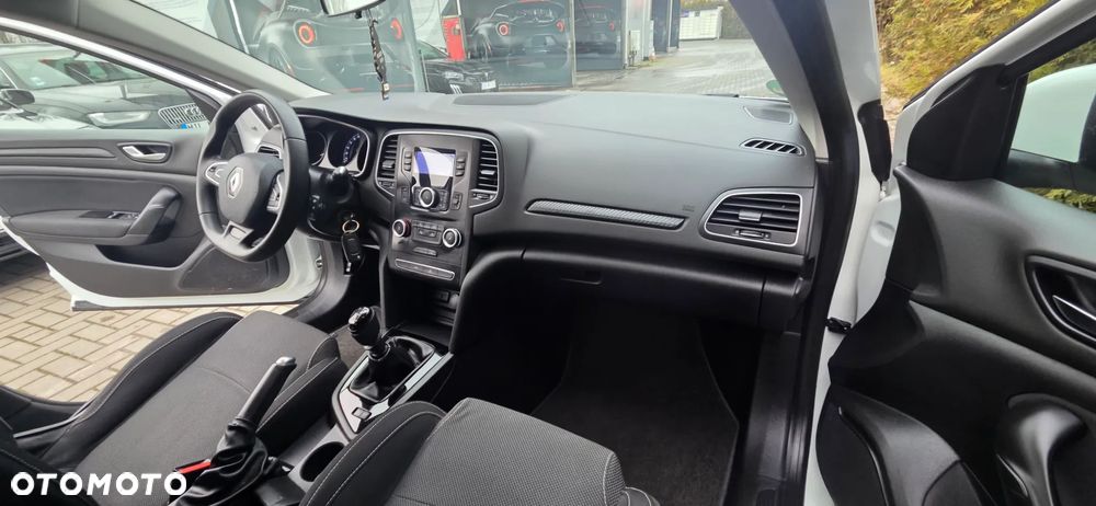 Renault Megane ENERGY TCe 100 LIFE - 31