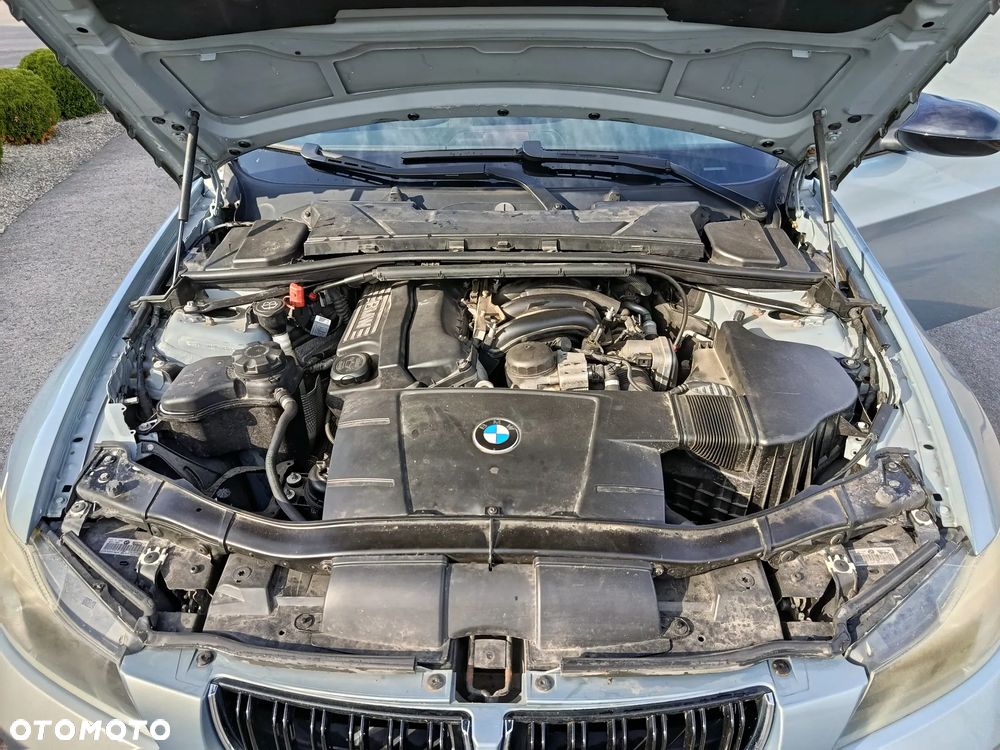 BMW Seria 3 320i - 8