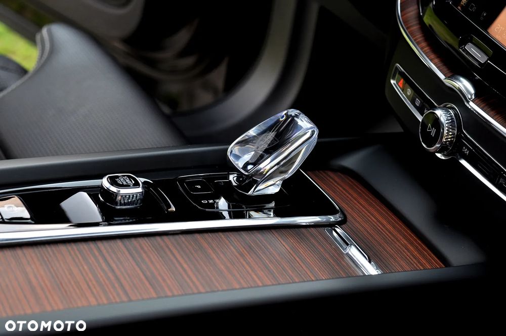 Volvo XC 60 T6 AWD Plug-In Hybrid Inscription - 31