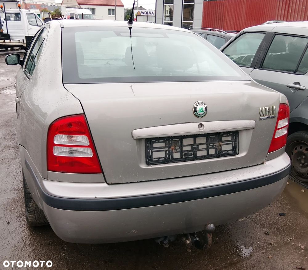 SKODA OCTAVIA I LIFT 2009r Dawca części - 3