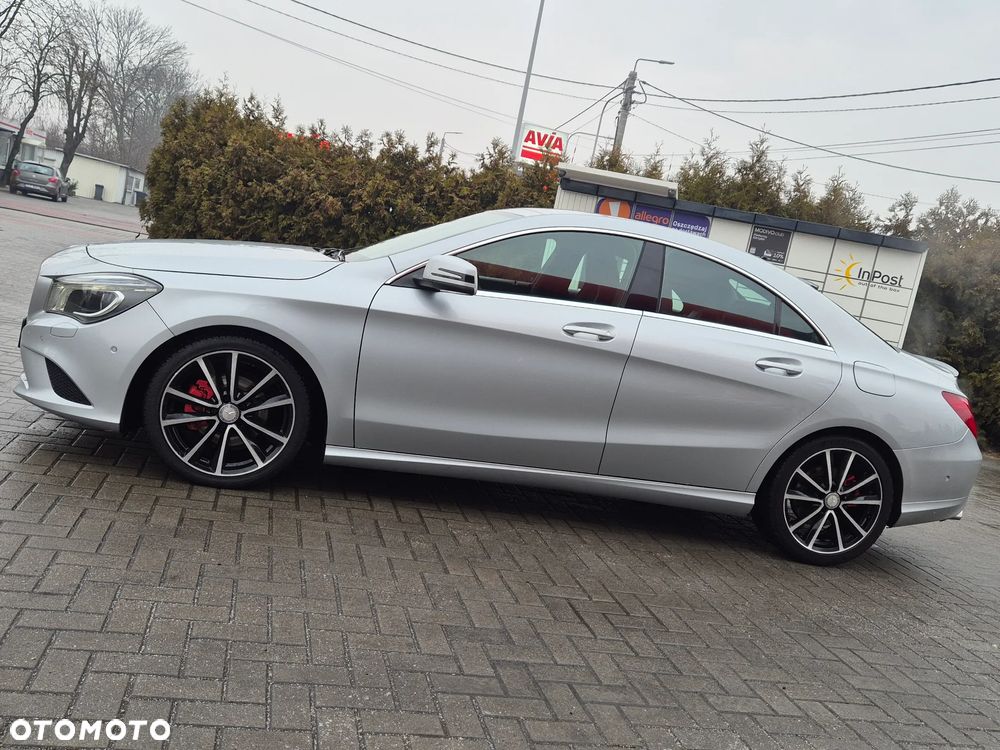 Mercedes-Benz CLA 180 AMG Line - 6