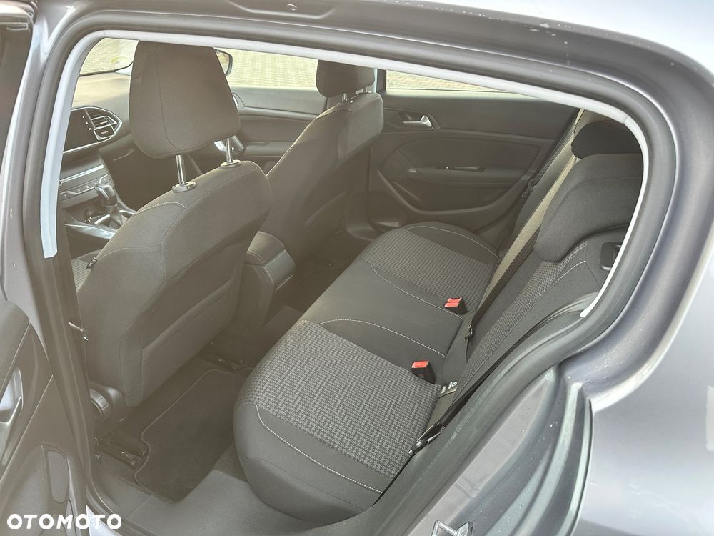 Peugeot 308 BlueHDi FAP 130 EAT8 Stop & Start Tech Edition - 11