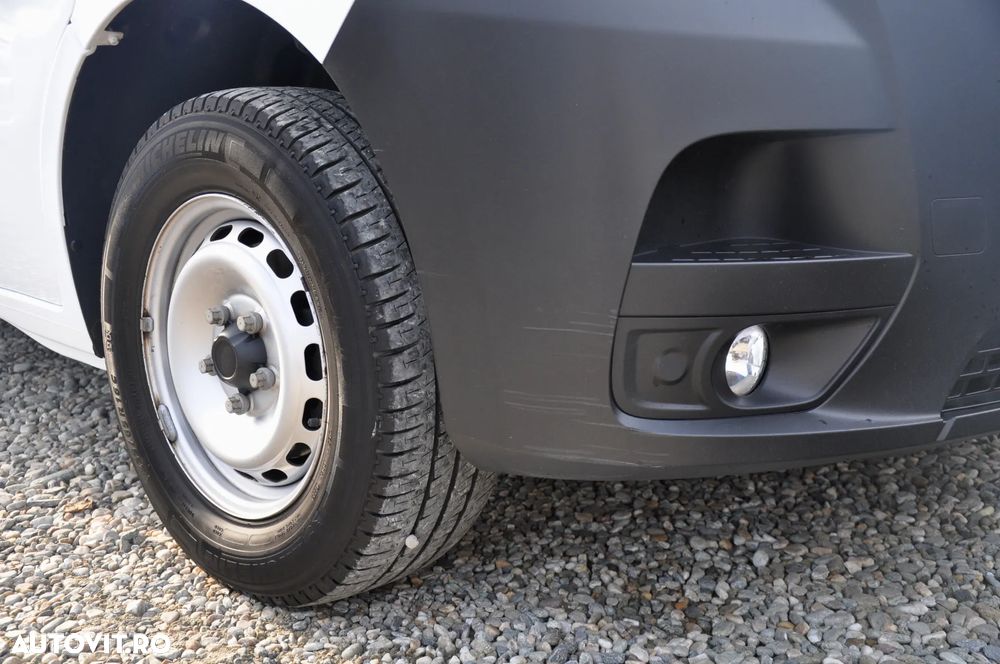 Renault Master L4H2 Van - 24