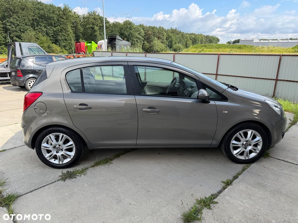 Opel Corsa 1.4 16V Edition - 16
