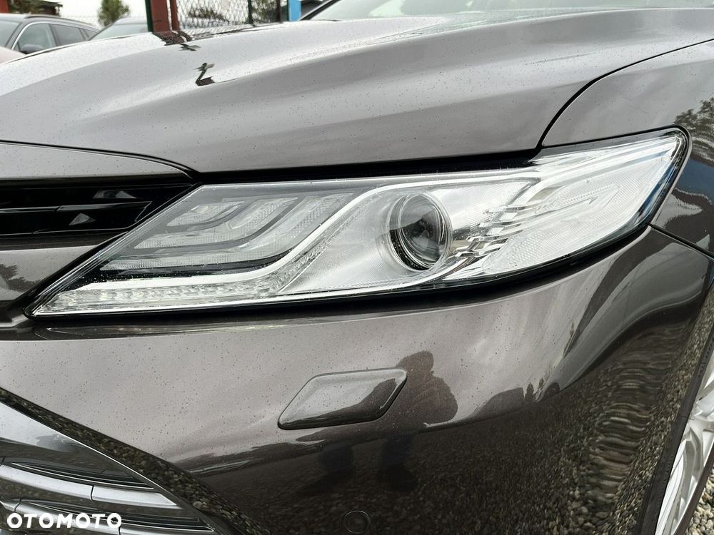 Toyota Camry 2.5 Hybrid Executive CVT - 24