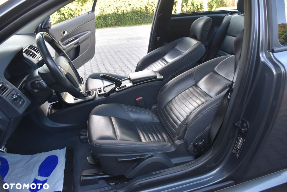 Volvo C30 D2 RDesign Edition - 12