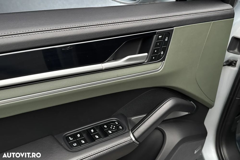 Porsche Cayenne S E-Hybrid - 17