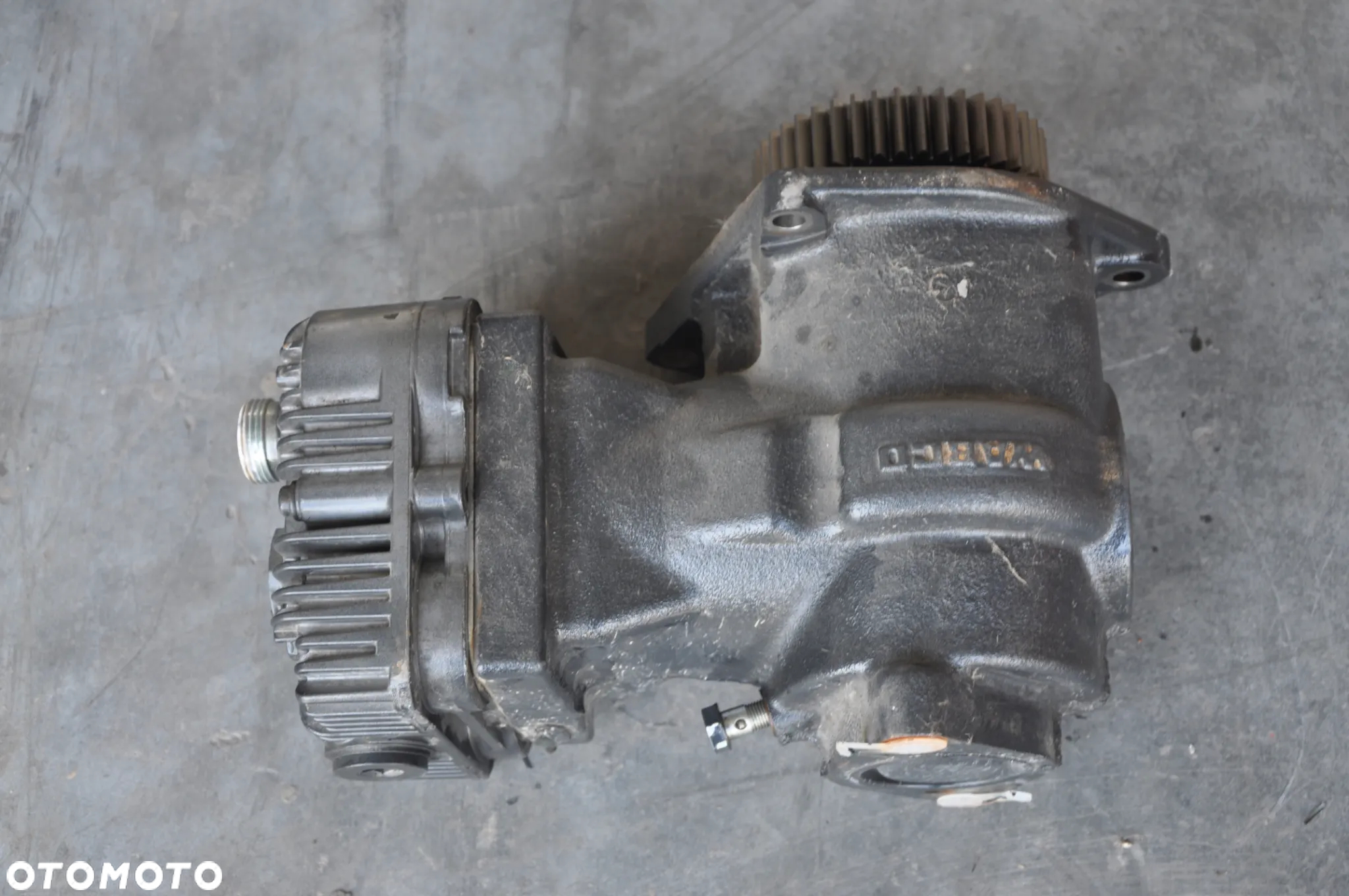 Kompresor sprężarka powietrza Deutz Fahr 6.1L6 - 6