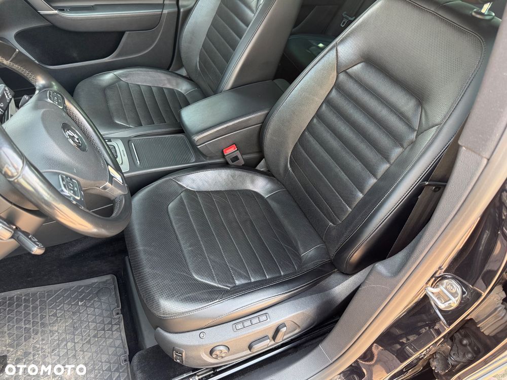 Volkswagen Passat 2.0 TDI 4Mot Highline DSG - 12