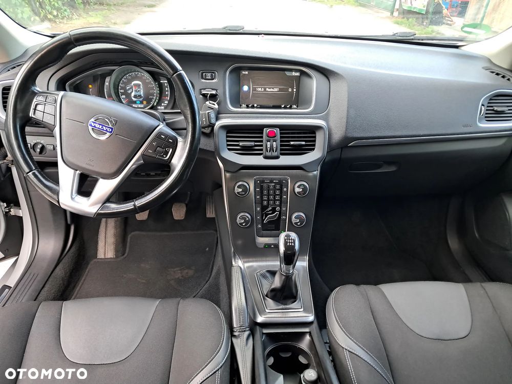Volvo V40 D2 You - 3