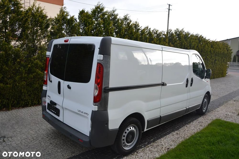 Opel Vivaro - 8