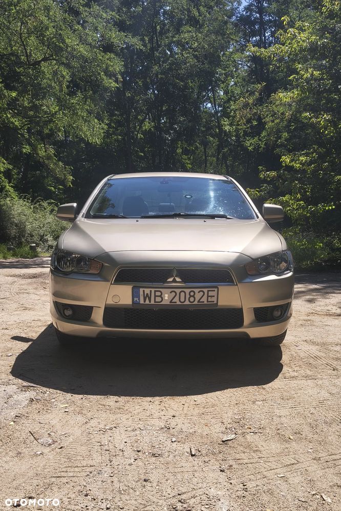 Mitsubishi Lancer 1.8 Invite - 3