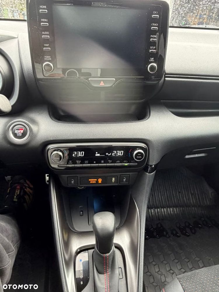 Toyota Yaris Hybrid 1.5 GR Sport - 13